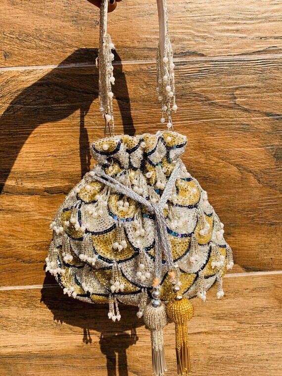 DN Creation Handmade Handbag Embroidery Ethnic Bridal Potli Bag For Women's  Potli GOLD - Price in India | Flipkart.com