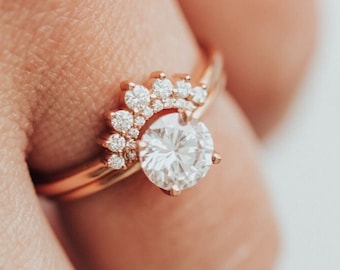 1.0 CTW Round Moissanite Engagement Ring, Starburst Round Engagement Ring Set, Round Solitaire Ring with Wedding Band, Anniversary Ring,Gift