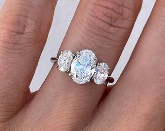 Anello di fidanzamento ovale con tre pietre di moissanite, anello di fidanzamento ovale unico in oro giallo massiccio vintage, anello di promessa per anniversario di matrimonio, regalo