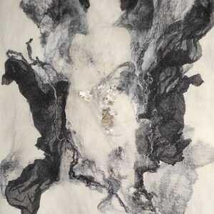 Unieke handgemaakte muurkunst van vilten wol – 40 x 25 inch, abstract textielkunstwerk, gratis expresverzending, moderne Europese vezelkunst aan de muur