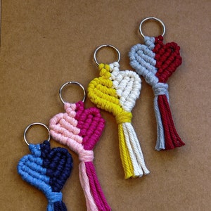 Portachiavi a forma di cuore personalizzato, portachiavi colorato, portachiavi da donna, portachiavi in macramè, ciondolo per accessori da borsa, regalo per invitati a nozze, regalo d&#39;amore per la moglie
