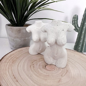 Female body statue made of concrete | Hand-cast concrete figure | Handmade decoration