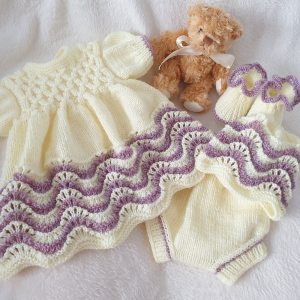 Modèle de bébé à tricoter SR007 * Robe d'été, pantalon, chapeau et chaussons * 3 tailles * Bébé prématuré à 3 mois * Reborn Doll 16-22 pouces * DK Yarn