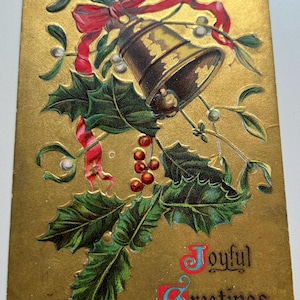 Cartolina d'auguri gioiosa d'epoca con agrifoglio e campane