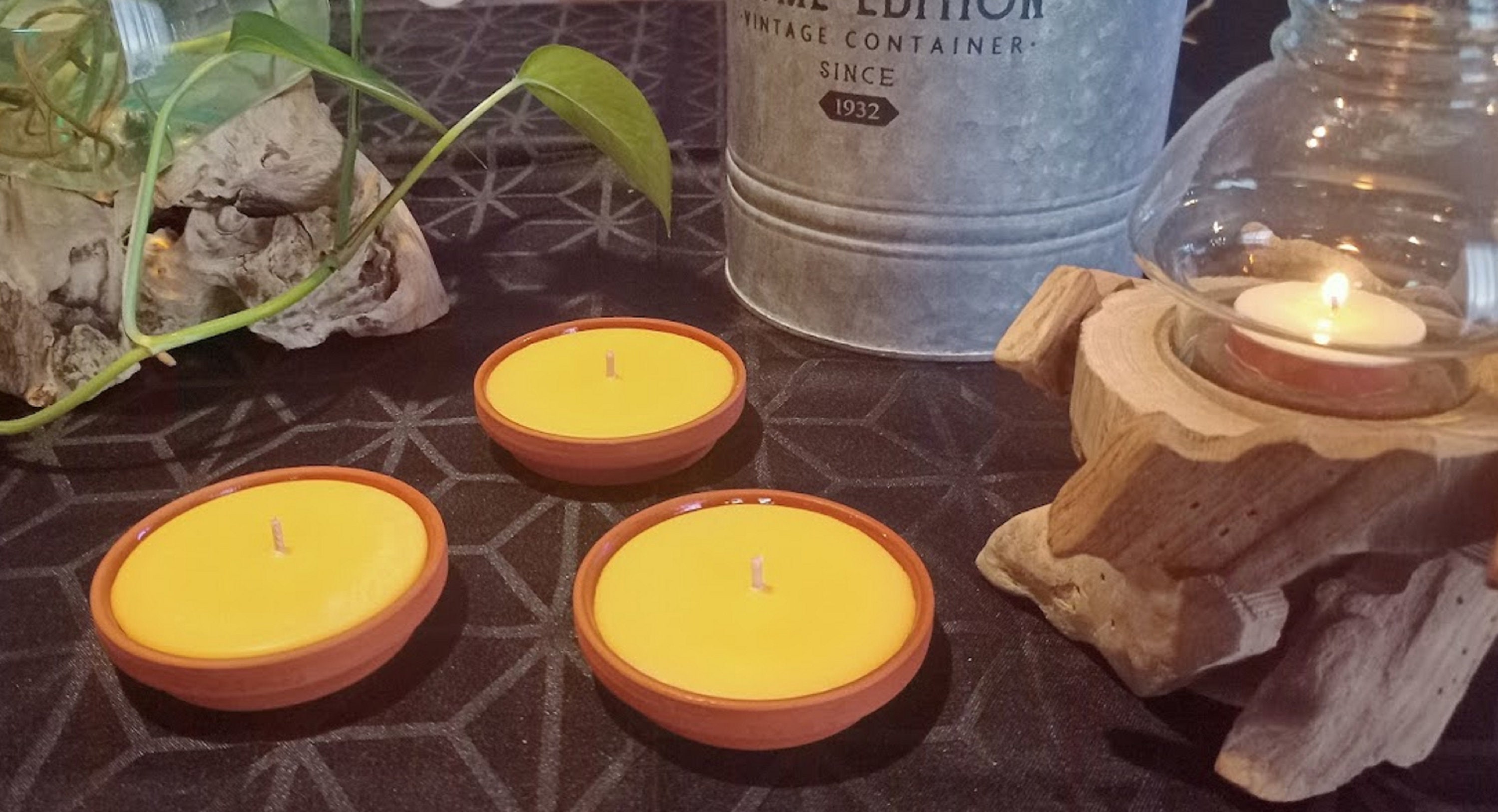 French craftsman Aromatherapy Lot of 3 ANTI-MOSQUITO candles with organic essential oils containing terracotta 11H burning time per candle.
