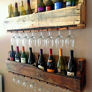 Handmade wooden wall shelf for bottles and glasses in your choice of colour//90 cm wide//free shipping//sustainable//fast delivery