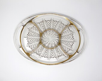 Bandeja vintage ovalada de vidrio cortado transparente con asas. El oro describe las 5 secciones.