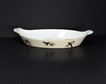 Beautiful oval Pillivuyt France porcelain au gratin serving dish; bird motif; side handles; gold trim