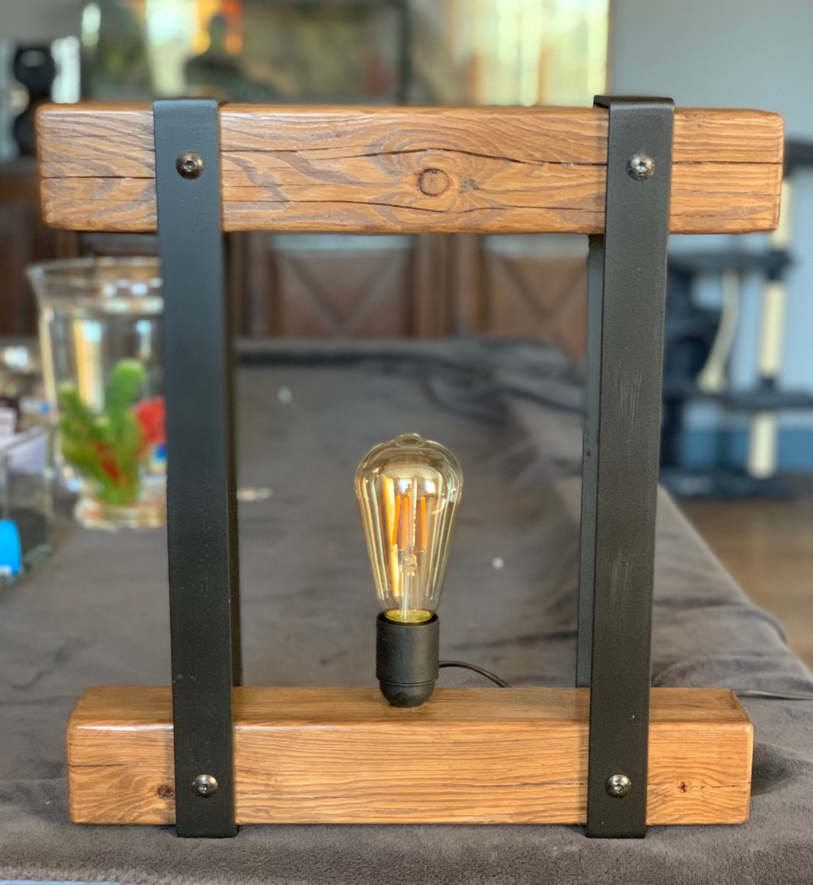 Lampe Artisanale en Bois et Métal