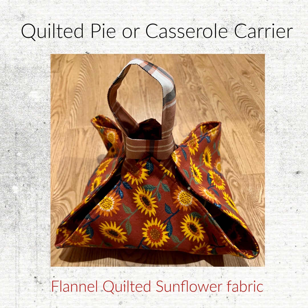 Quilted Pie Carrier / Casserole Carrier / Quilted Casserole Tote / Cake