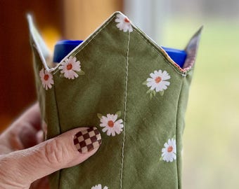 Quilted Ice Cream Cozy: Insulated Pint Holder, Hand Protector, Daisy Fabric, Two Edge Variations