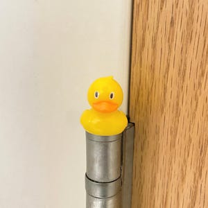 Rubber Duck Hinge Magnet: Quirky Bathroom Door Decor