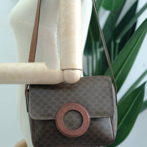 Vintage CELINE dark brown iconic carriage jacquard clutch bag with lea –  eNdApPi ***where you can find your favorite designer  vintages..authentic, affordable, and lovable.