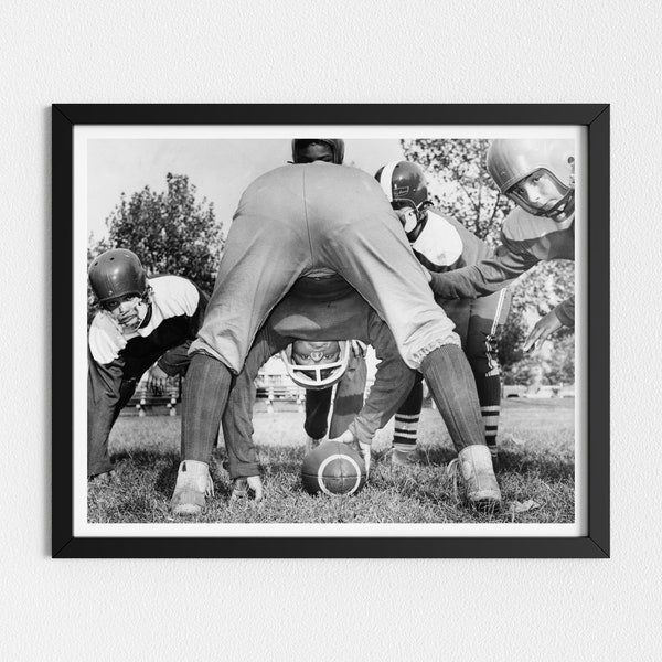 Foto vintage stampabili/Giocatori di football universitario/Arte in bianco e nero/Fotografia sportiva vintage/Stampe scaricabili