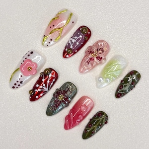 Presse jardin magique sur les ongles, nail art 3D feuille florale, ongles inspirés de la nature rouge vert rose, ensemble d&#39;ongles fantaisie botanique fait main élégant