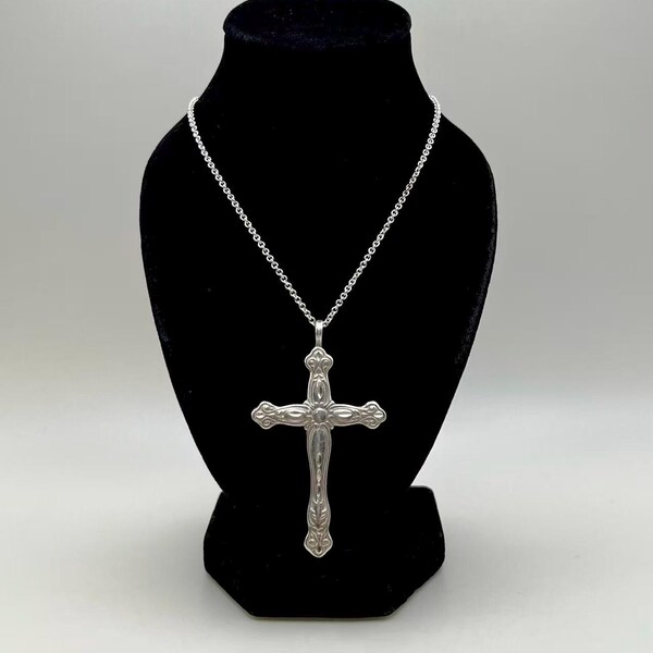 Vintage Jewelry STG 925 Silver Chain Necklace with Floral Design Cross Pendant Set