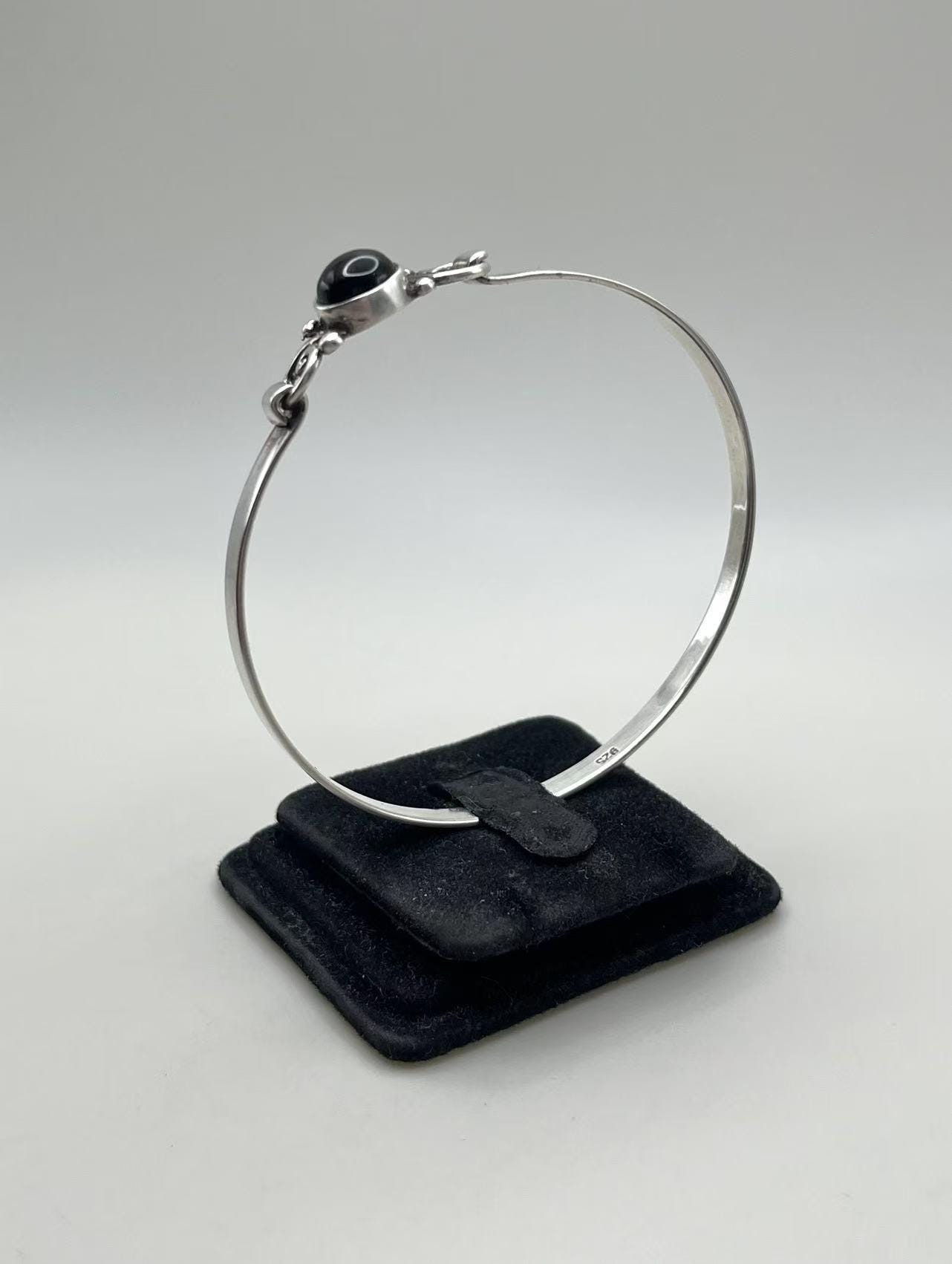 ブレスレット WILLIE and DUFFY Round Onyx Bangle Silver 925 Handmade Similar Items to Vintage sterling silver bangle bracelet