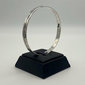 Vintage Jewelry Stuart NyE Sterling Silver Pinecone Bangle Bracelet - 8 1/2"