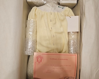 muñeca de porcelana antigua