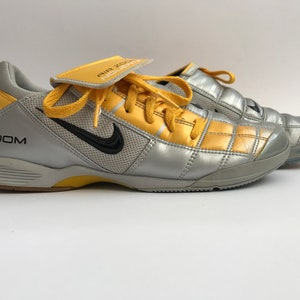 NIKE NOVENTA SOCCER BASEBALL SPIKES CLEATS BOYS SZ 12 C | #137195235