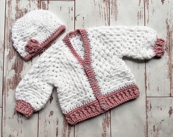 Suéter y gorro para bebé - Crochet (blanco con ribete rosa)