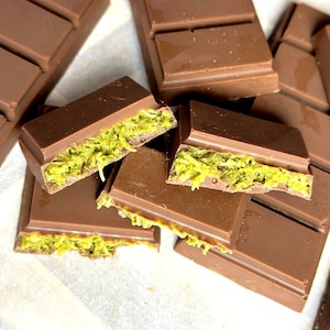 Dubai Chocolate Bar | Pistachio Kunafa Chocolate Bar