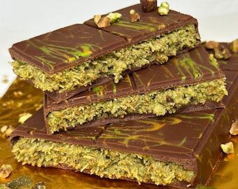 XXL Pistachio Kunafa Chocolate Bar: Dubai Viral Treat (16 oz)