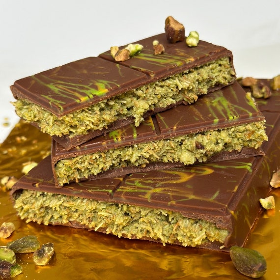 XXL Pistachio Kunafa Chocolate Bar: Dubai Viral Treat (16 Oz) - Etsy