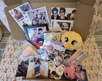 Stray Kids ULTIMATE Mystery Gift Box with Wrapped Gifts and Merchandise including Photocards Jewellery SKZ Plush