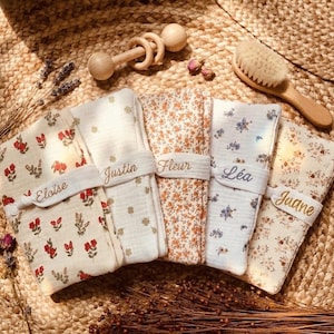 Protège carnet de santé personnalisé prénom brodé | Cadeau de naissance fille garçon | Housse carnet de santé | Double gaze de coton | Bébé