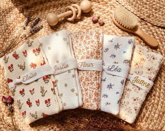 Protège carnet de santé personnalisé prénom brodé | Cadeau de naissance fille garçon | Housse carnet de santé | Double gaze de coton | Bébé
