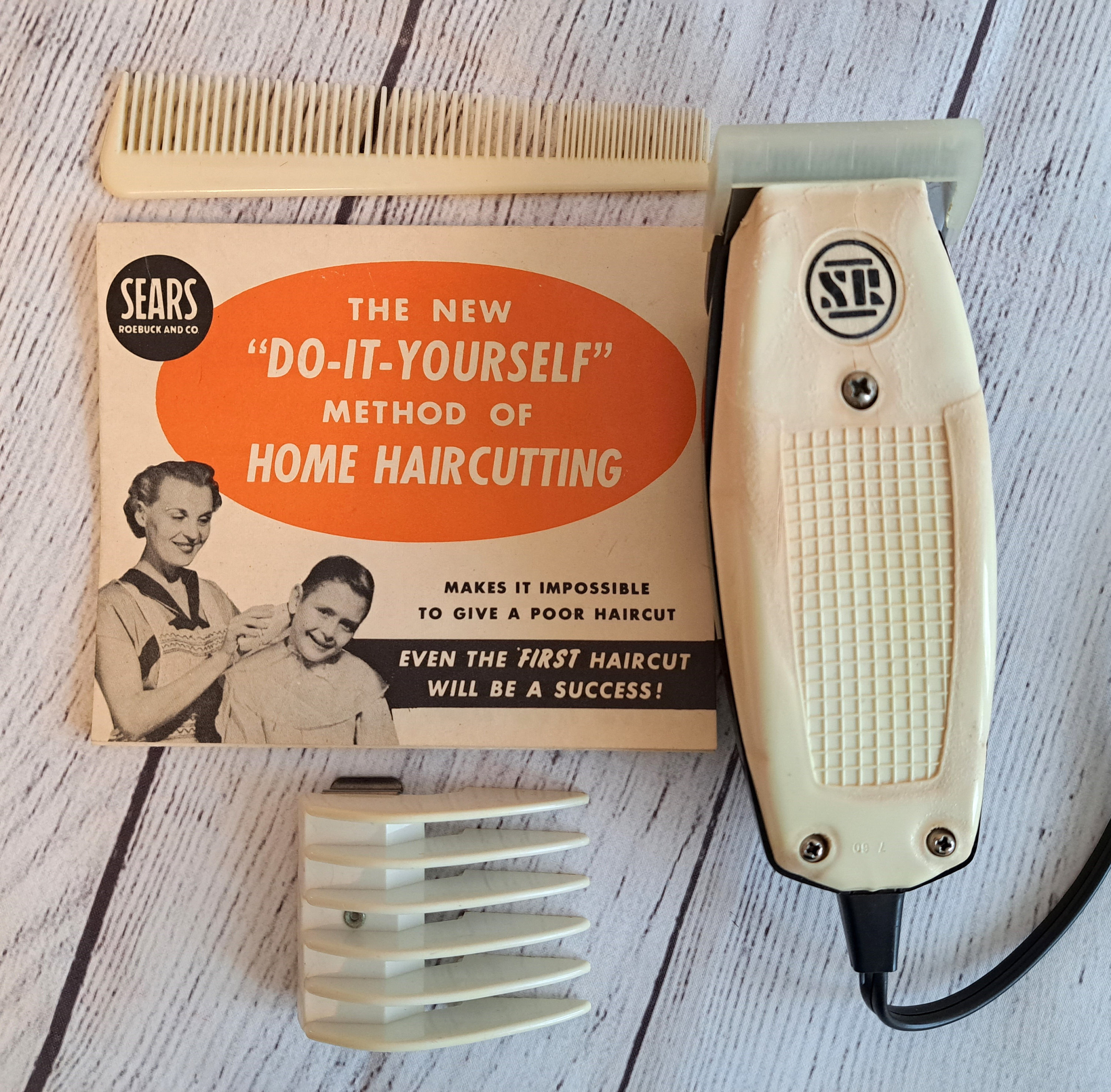 Vintage Sears Roebuck Electric Hair Clipper Set in Original Box