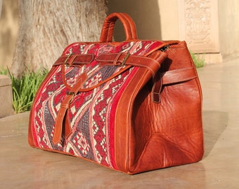 Moroccan Handcrafted Kilim Handbags, kilim Travel Bag Leather, Boho Weekend Duffel carpet bag, kilim weekender bag for woman