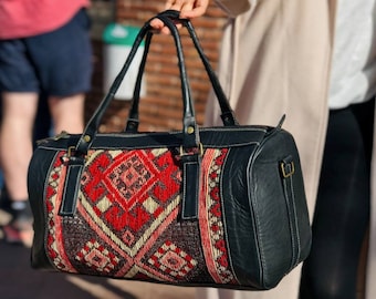 Cute Shoulder kilim Bag, Mini kilim handbag, moroccan Carpet crossbody bags, Carpet leather Weekend duffel bag for women, boho little purse.