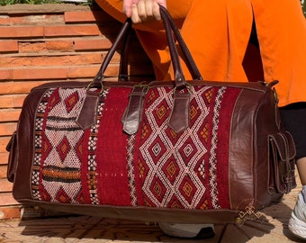 Moroccan kilim travel bag, boho kilim bag, weekender women kilim bags, Leather carpet duffle bag, Kilim duffle bag, vintage kilim duffle,