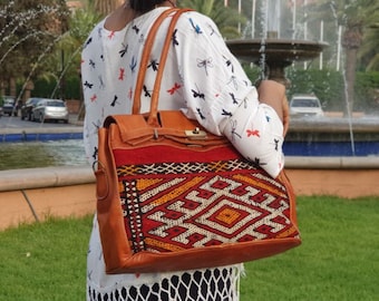 moroccan vintage style red kilim tote bag, women leather handbag, kilim travel handbag, kilim design red tote bag carpet shoulder bag