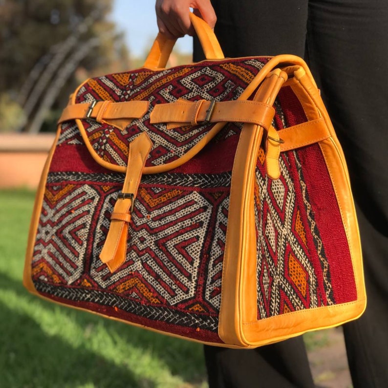 Large kilim travel bag, Moroccan Carpet Leather Weekend Bag, Vintage Carpet bag, briefcase kilim duffel bag, boho carpet bag, rug duffel bag image 9