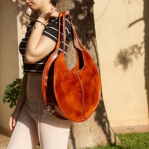 Personalisierte weiche große runde Leder Umhängetasche, Circle Handtasche für Frauen, Marokkanische Oversize Schultertasche Circle Ledertasche, Geschenk für Sie