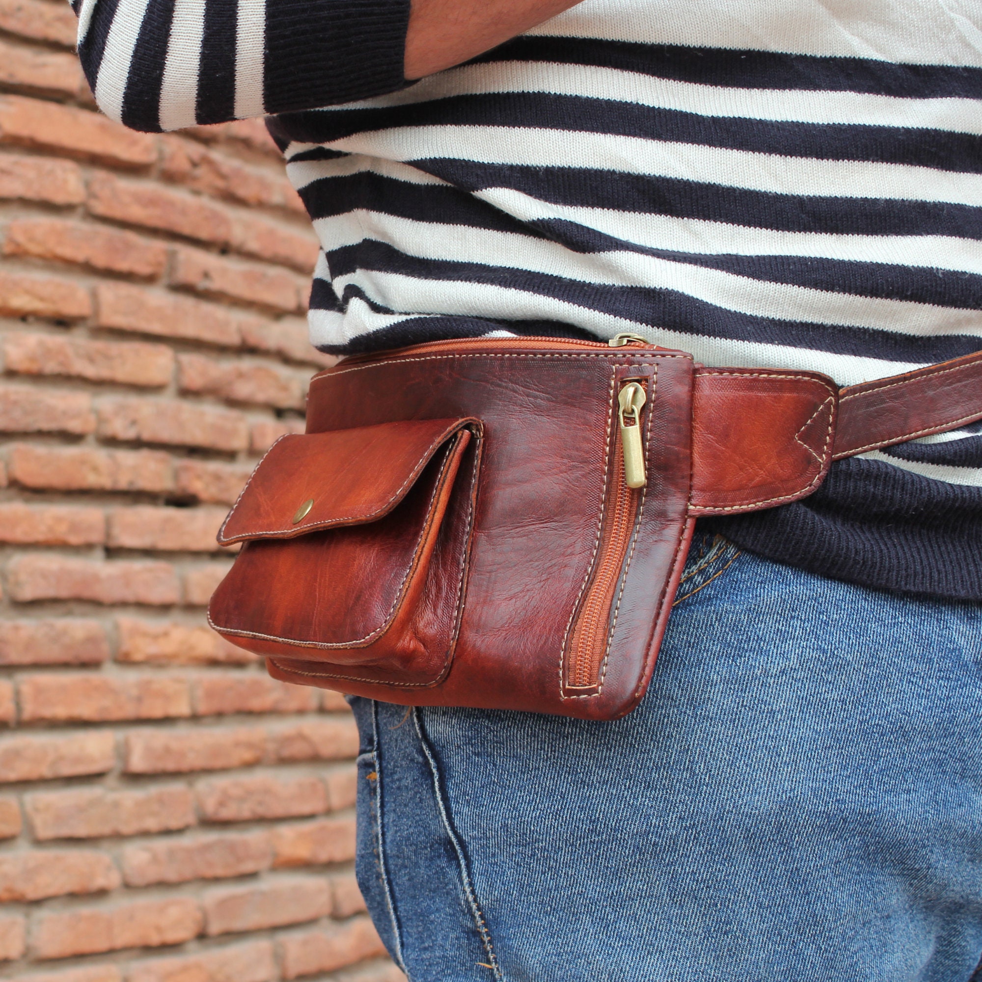 【極美品】モリニ　Phone Shoulder Wallet - Camel 再入荷】Phone Shoulder Wallet - Camel – MOLINI（モリニ