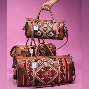 Personalisierte Kelim Reisetasche mit Original Leder, Weekender Ledertasche für Damen oder Herren, Roter Teppich Reisetasche, Teppich Reisetasche