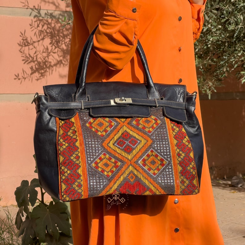 women kilim tote bag, moroccan carpet leather handbag, kilim travel handbag, kilim design red tote bag, carpet shoulder bag, Gift for her Black