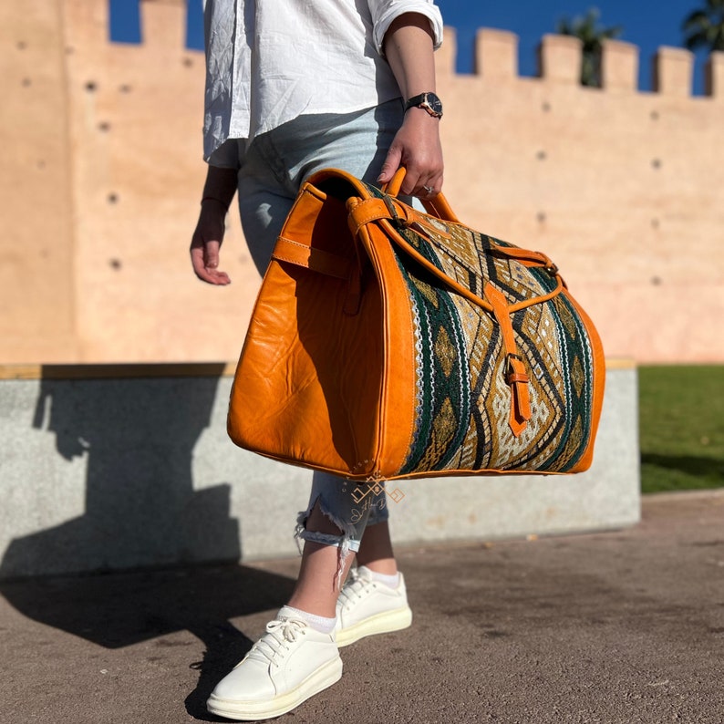 Kilim reistas, groot op maat gemaakt tapijt Prinses-stijl reistas voor vrouwen, cadeau voor haar, boho lederen weekendtas, grote kilim plunjezak afbeelding 5