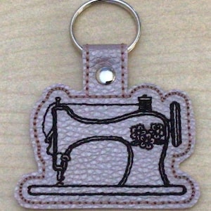 ITH Sewing Machine Embroidery Design / Sewing Gift Feltie / Happy Sewing Snap Tab / Sew Machine Key Chain Pattern