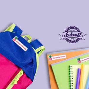 Stickers prénoms personnalisés | Étiquettes scolaires pour enfants | 30 étiquettes par feuille | Etiquettes personnalisées pour l'école, les boîtes à lunch, les bouteilles d'eau et plus