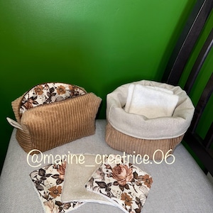 Cloth wipes and their pouch