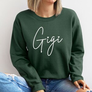 Funny Gigi Like A Grandma Sweatshirt — Crew Neck Pullover With Gigi Definition Print, Casual Gift For Grandma