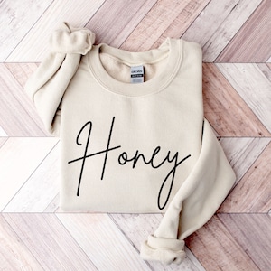 Honey Shirt, Grandma Shirt, New Honey Gift, Gift for New Grandmother, Pregnancy Announcement Grannie Nana Gigi Mimi Baby reveal gift