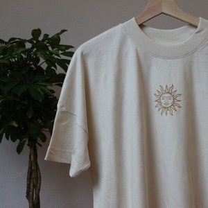 Vintage Sun | Minimalist | organic & fair T-Shirt | vegan ink | vintage style | oversized | unisex | Art by Alena Pfau