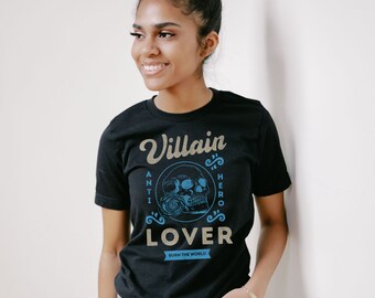 Villain Live Tシャツは、ダークロマンスの本好きの方にぴったりのギフトです。