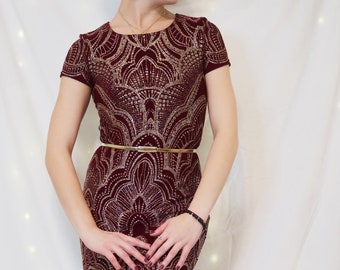 Vintage late 90's / y2k glitter dress, size S, art deco design, maroon mini dress, party night out, short sleeve, jump apparel brand, formal